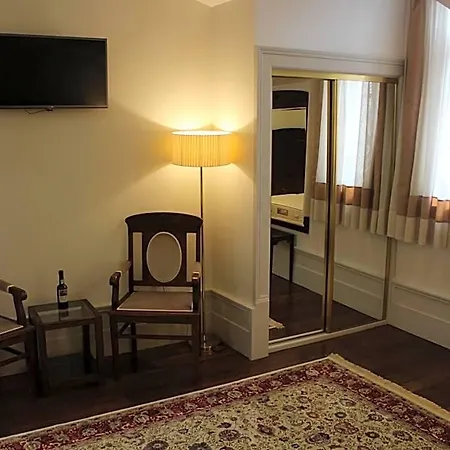 Ibn-arrik Hotel 4*